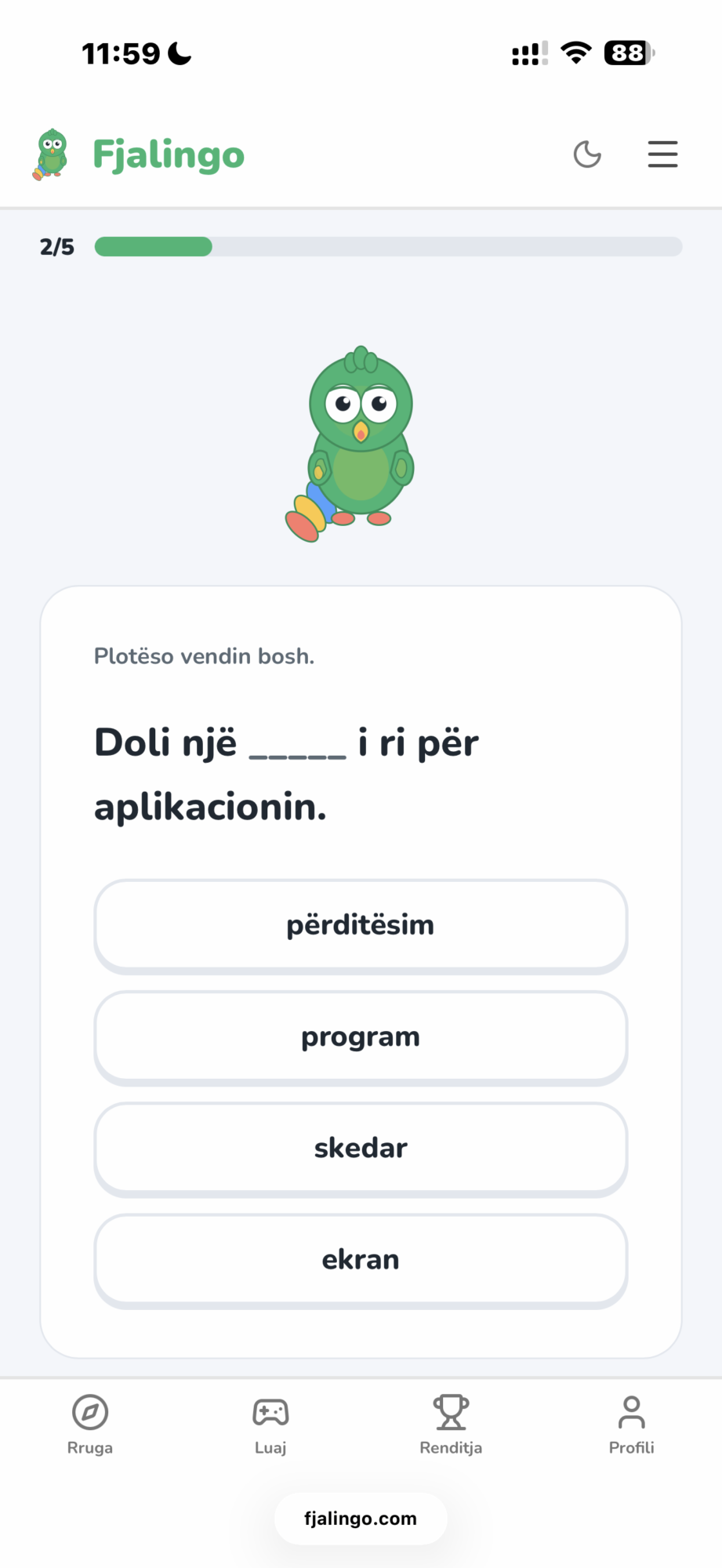 Screen showing a green cartoon owl with a question in Albanian, multiple-choice options below, app interface visible.